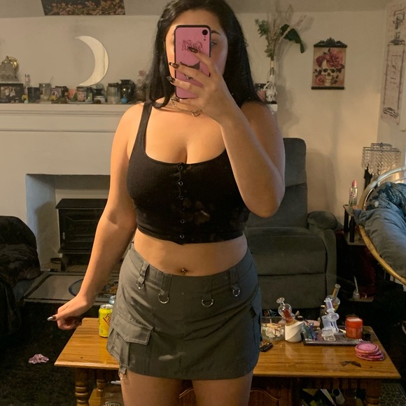 Meet your Posher, Jade - Picture 2 of 4